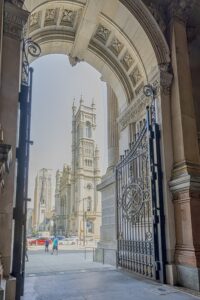 Philadelphia City Hall is at the geographic center of Philadelphia, and until 1986 was the city's tallest structure by "gentlemen's agreement."