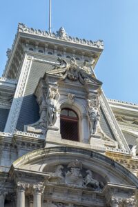 Philadelphia City Hall is at the geographic center of Philadelphia, and until 1986 was the city's tallest structure by "gentlemen's agreement."