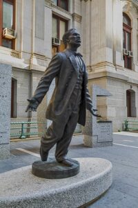Philadelphia City Hall is at the geographic center of Philadelphia, and until 1986 was the city's tallest structure by "gentlemen's agreement."