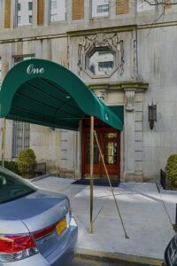 1 East End Avenue is an Upper East Side cooperative apartment building built in 1929.