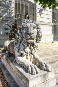 Lions guard the Arch Street entrance to the Hartford Municipal Building (City Hall).