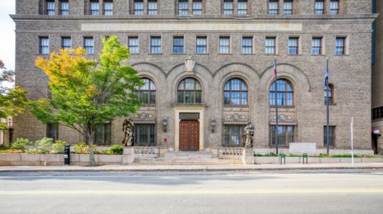 Phoenix Mutual Life Insurance Company building of 1920, designed by NY architect Benjamin Morris. Now used by Connecticut Department of Energy & Environmental Protection.