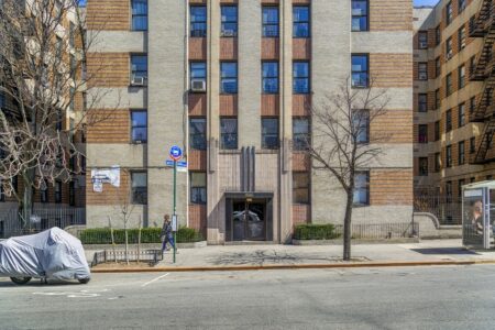 1500 Grand Concourse, one of many Jacob M. Felson-designed Art Deco apartment buildings in the Bronx, was built in 1935.