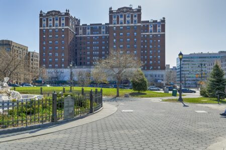900 Grand Concourse, Concourse Plaza, was designed as a hotel by Maynicke & Franke. It is now apartments in the Grand Concourse Historic District.
